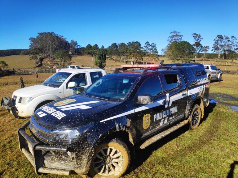 CAOAGRO DA PCSC PARTICIPA DE FORÇA-TAREFA E CUMPRE MANDADO DE BUSCA E APREENSÃO EM SUPOSTO CRIATÓRIO DE JAVALIS EM RANCHO QUEIMADO