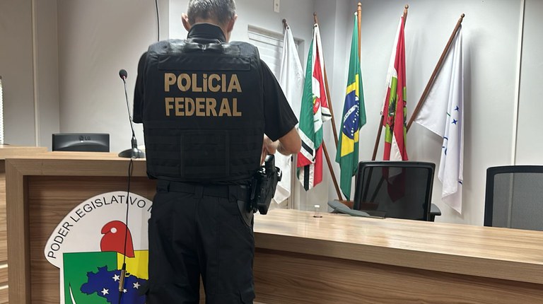 PF combate crimes de corrupção eleitoral e de moeda falsa em Santa Catarina