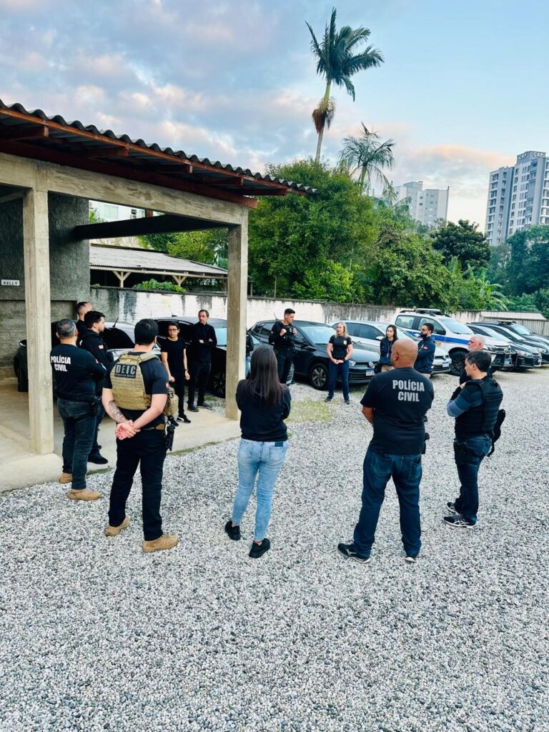 Polícia Civil deflagra operação “Fake Brand” e faz apreensão milionária em mercadorias falsificadas em Brusque e Balneário Camboriú