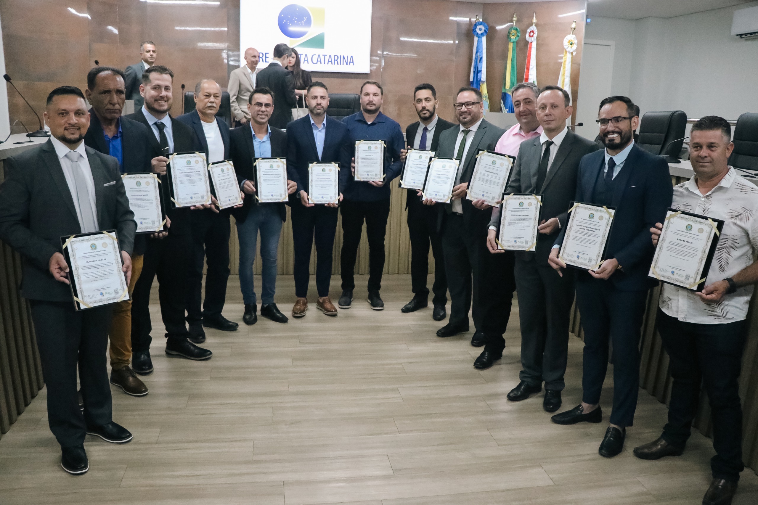 Diplomação em Cerimônia Solene Oficializa Prefeito, Vice e Vereadores de Barra Velha