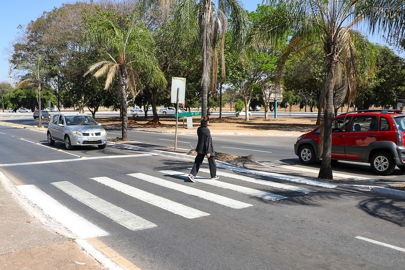 Exemplo para o país, Brasília soma mais de 4,4 mil faixas de pedestres