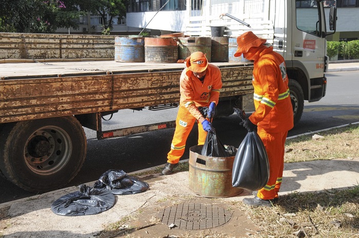 SLU oferece serviço de coleta de resíduos de caixas de gordura de cozinha; saiba como solicitar