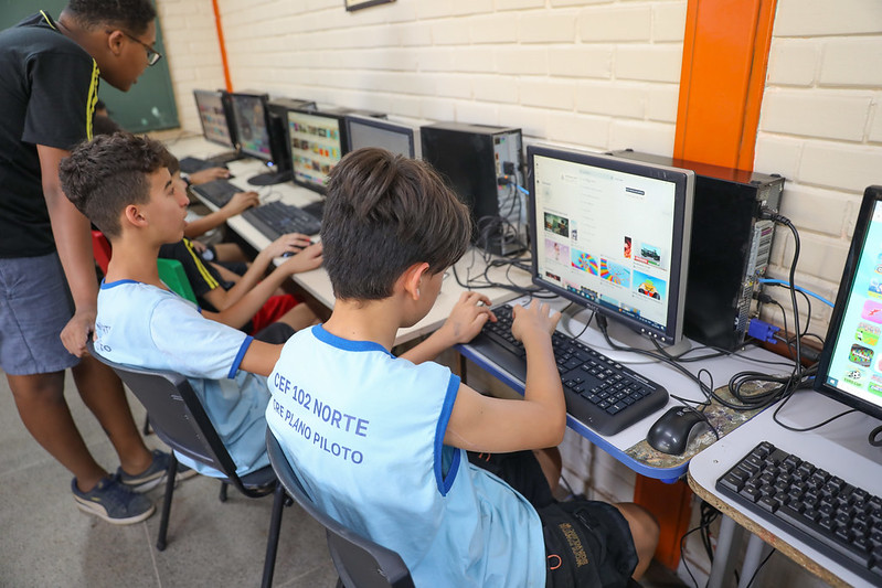 Computadores doados pelo Reciclotech mudam realidade de alunos da rede pública