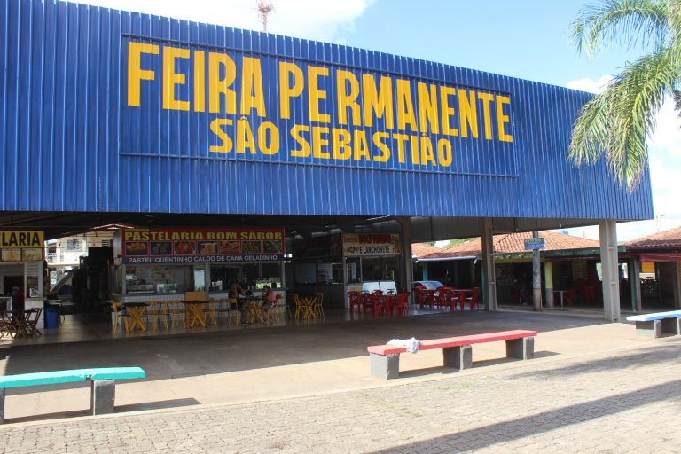 GDF regulariza o trabalho de mais de 800 feirantes em 16 feiras e dois shoppings populares