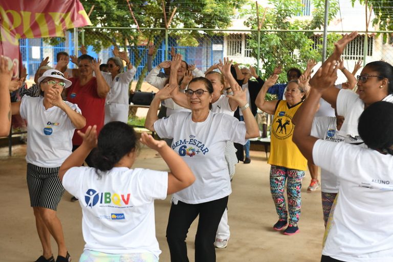 Projeto Viver 60+ promove dança e palestra sobre emoções a pessoas idosas em Santa Maria