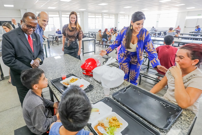 Embaixada de Moçambique visita Restaurante Comunitário do Sol Nascente