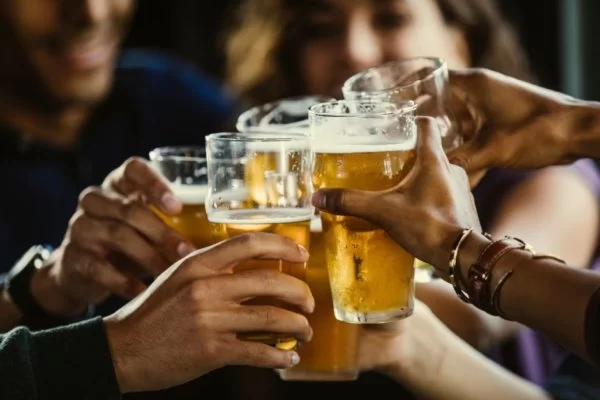 Cerveja é a forma mais segura de consumir álcool, diz pesquisador