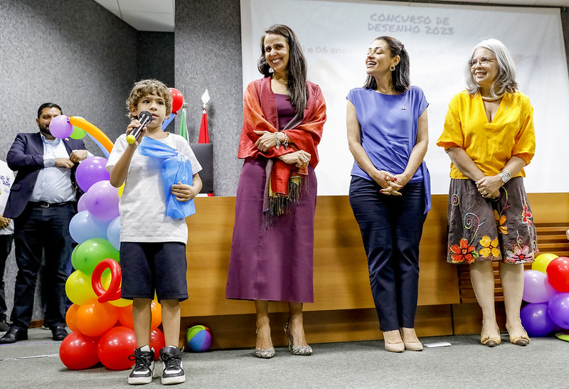 Crianças são premiadas em concurso de desenho do GDF