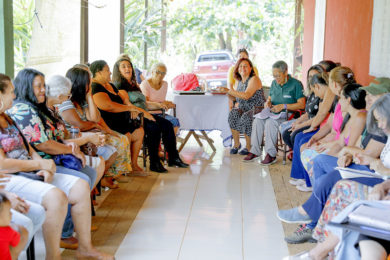 Rodas de terapia levam acolhimento para mulheres do campo