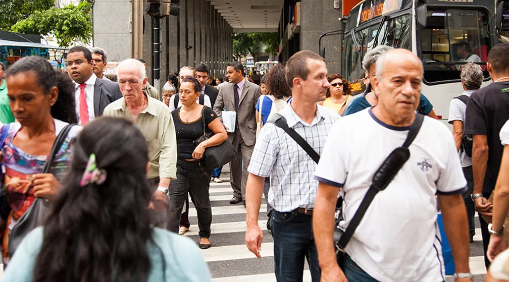 Expectativa de vida do brasileiro volta a subir: 75,5 anos