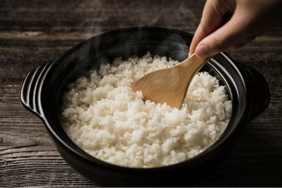 Comer arroz branco é tão prejudicial quanto açúcar puro, diz pesquisa