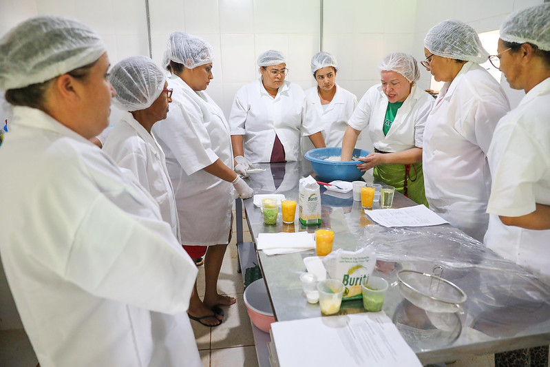 Produtoras de Planaltina participam de curso de fabricação de panetone