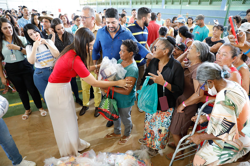 Famílias de três RAs recebem alimentos arrecadados em campanhas solidárias