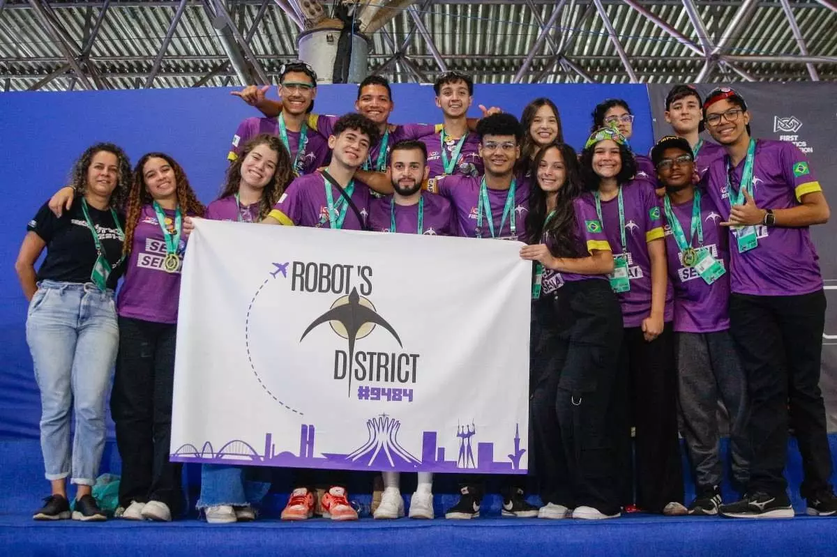 Equipe de robótica do DF vai representar o Brasil em campeonato fora do país A Albatroid, do Sesi-DF, vai