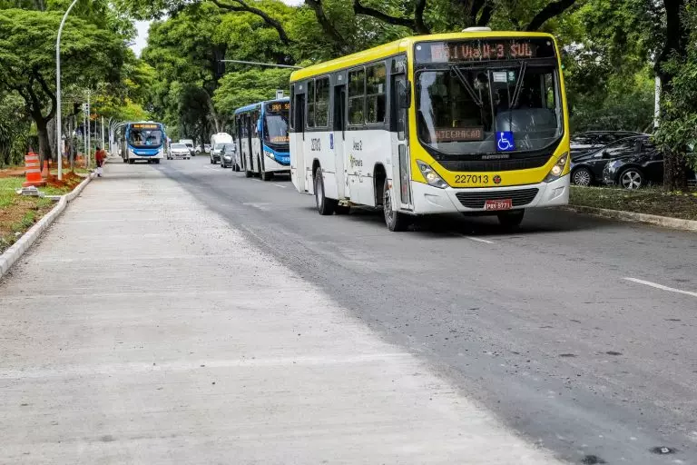 Mais 850 abrigos de ônibus vão ser instalados em todo o DF