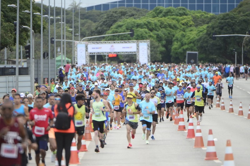 Maratona Brasília abre o fim de semana de comemorações do aniversário de 64 anos