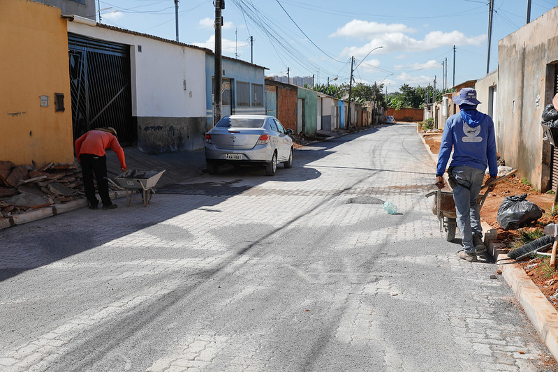 Pavimentação transforma a vida de comunidade do Trecho 3 do Sol Nascente