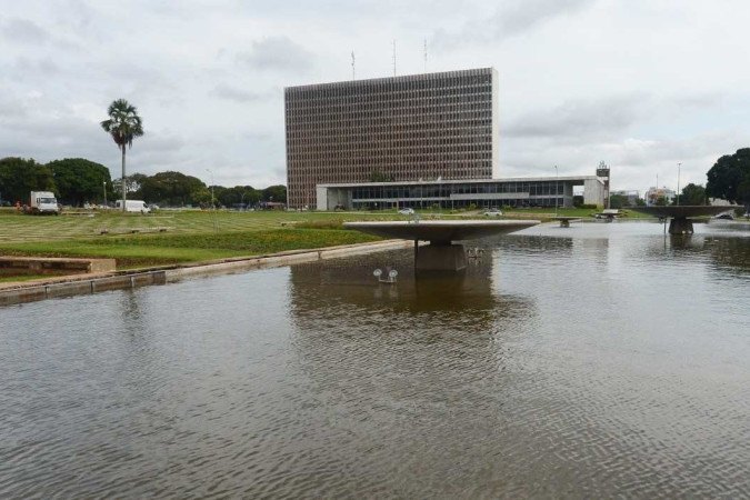 GDF autoriza 8 mil vagas para concursos e nomeações de servidores