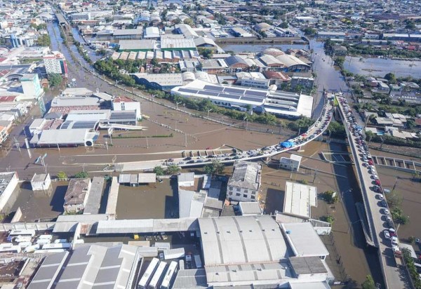 Caesb doa 30 mil copos de água para o Rio Grande do Sul