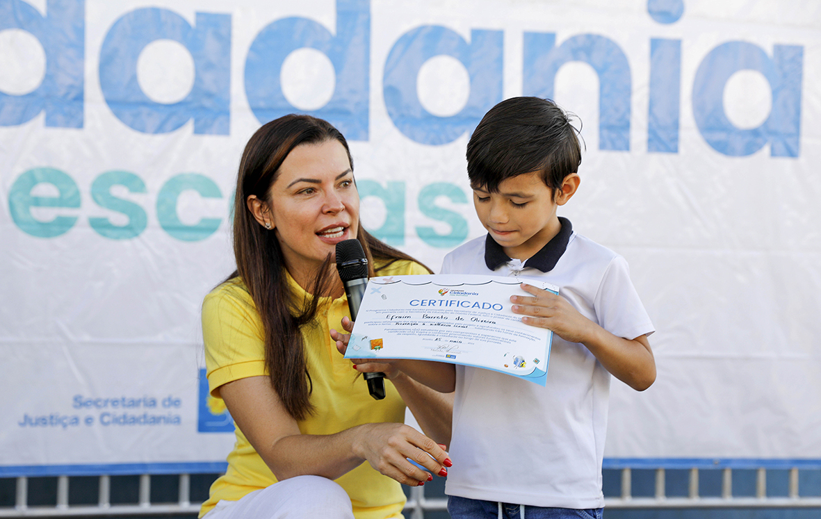 Programa Cidadania nas Escolas certifica 395 estudantes de escolas do Itapoã