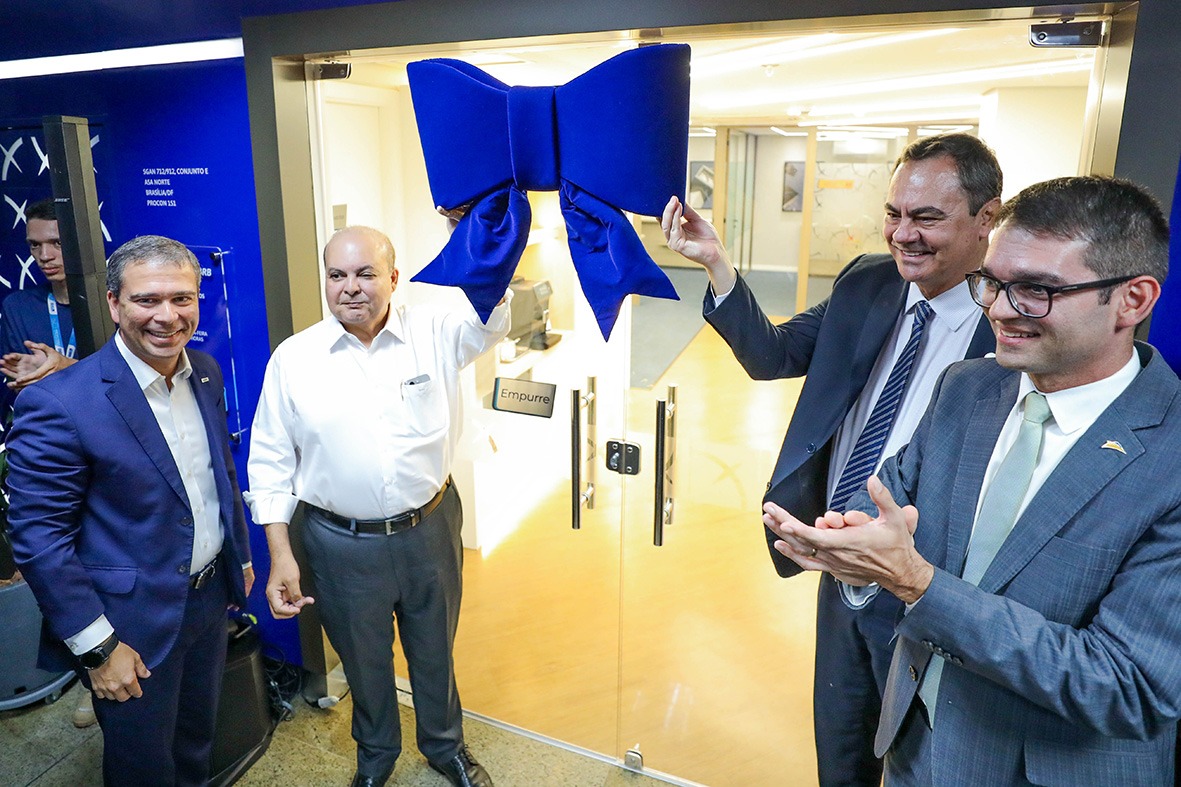 Governador participa da inauguração do novo escritório de negócios do BRB