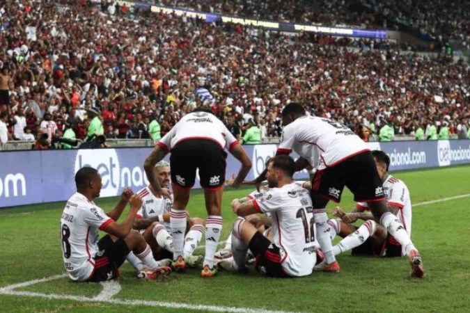 Flamengo atropela e consegue maior vitória sobre o Vasco na história: 6 a 1