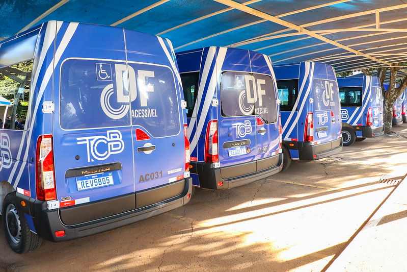 Transporte de pessoas com deficiência e mobilidade reduzida recebe mais 10 vans especiais