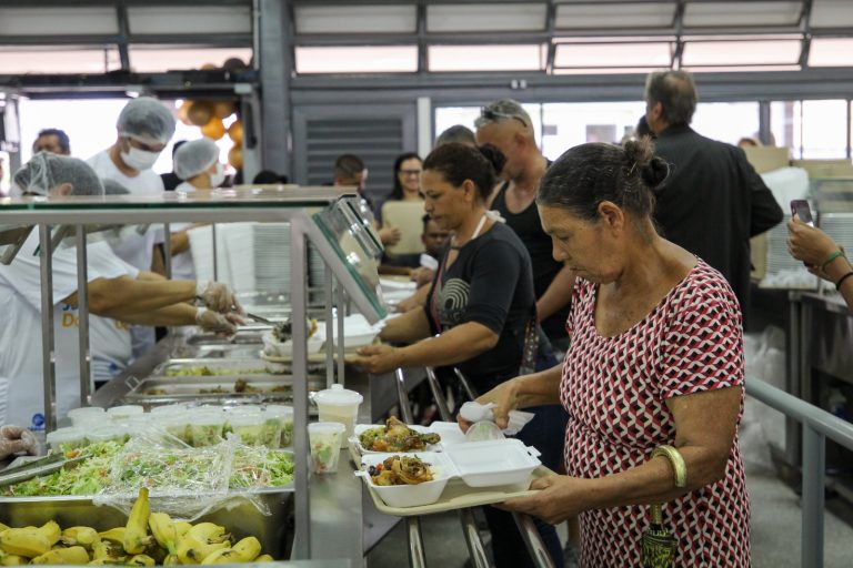 Restaurante Comunitário de São Sebastião passa a oferecer jantar a partir desta terça (13