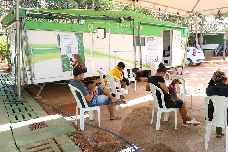 Unidade Móvel oferece serviço veterinário gratuito no Arapoanga