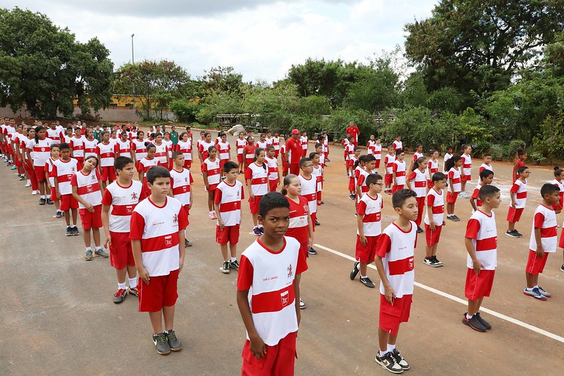 Projeto Bombeiro Mirim usa atividades educativas e disciplina para formar jovens de todo o DF