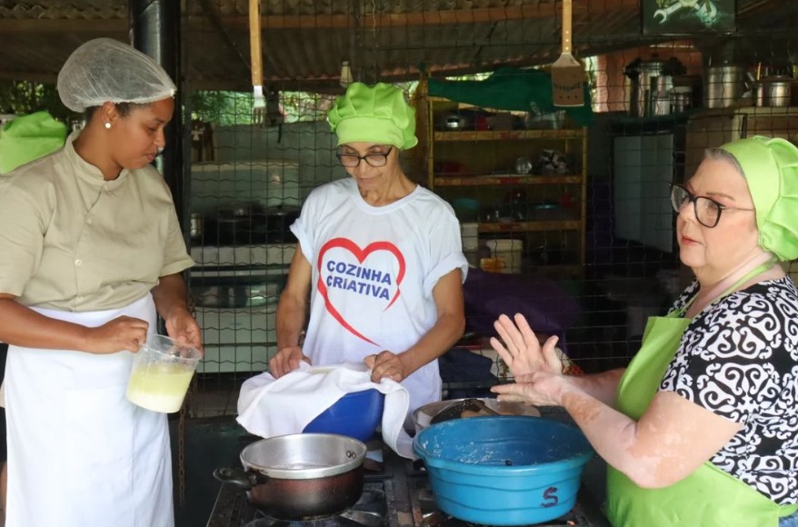 Projeto Cozinha Criativa certifica 30 mulheres