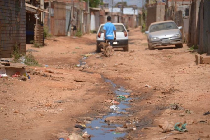 Extrema pobreza no Brasil atinge menor nível desde 2012, segundo IBGE