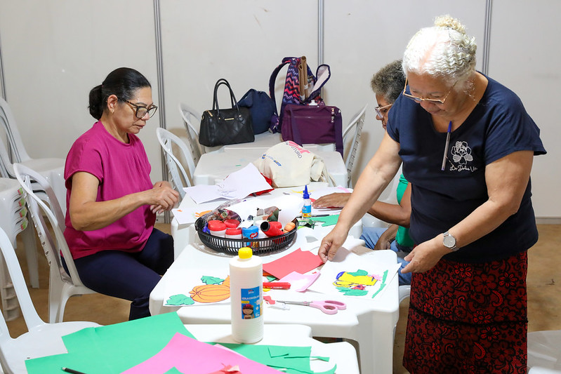 Projeto mulheres desenvolve atividades infantis para filhos e netos