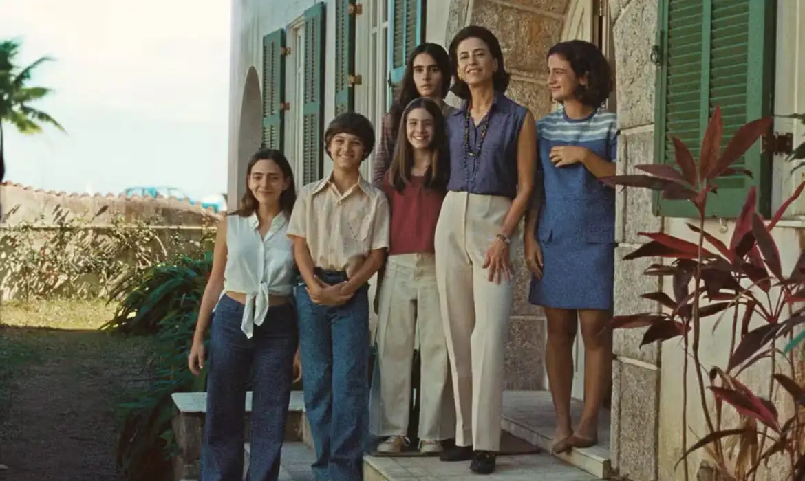 Cinema brasileiro celebra indicações de Ainda Estou aqui ao Oscar, Fernanda Montenegro diz que coração está em estado de graça