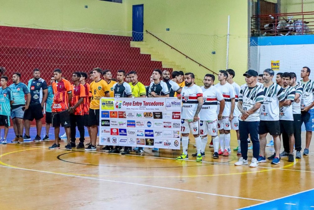 Abertura da 9ª Copa entre Torcedores leva bom público ao Ginásio Municipal