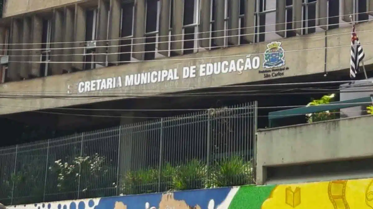 Servidores da Educação pedem demissão