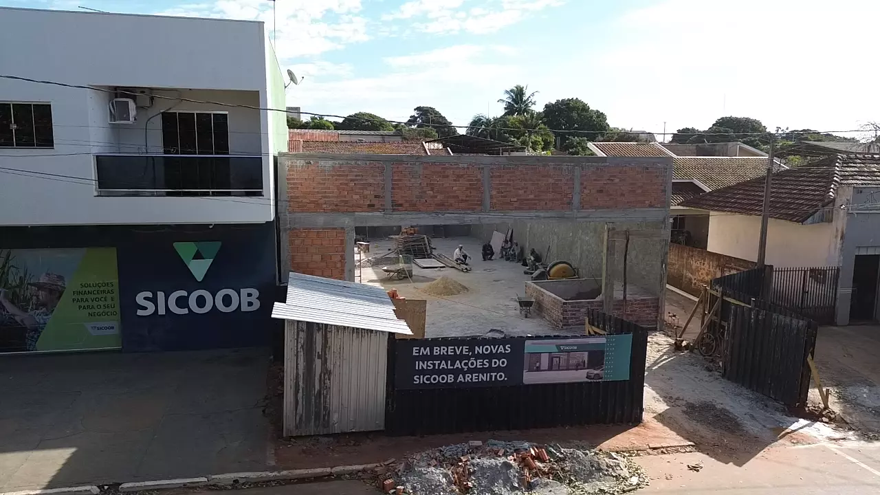 Obras da nova agência do Sicoob avançam em Ivaté e prometem mais conforto à população