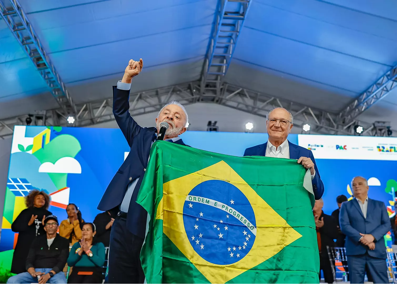 Alckmin deixa Ministério da Indústria e será novamente vice na chapa de Lula