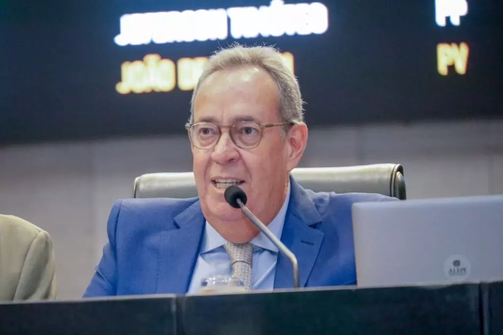Álvaro Porto é reeleito presidente da Alepe