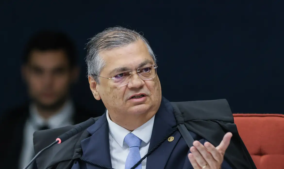 Dino dá 90 dias para estados e municípios regularizarem Emendas Pix