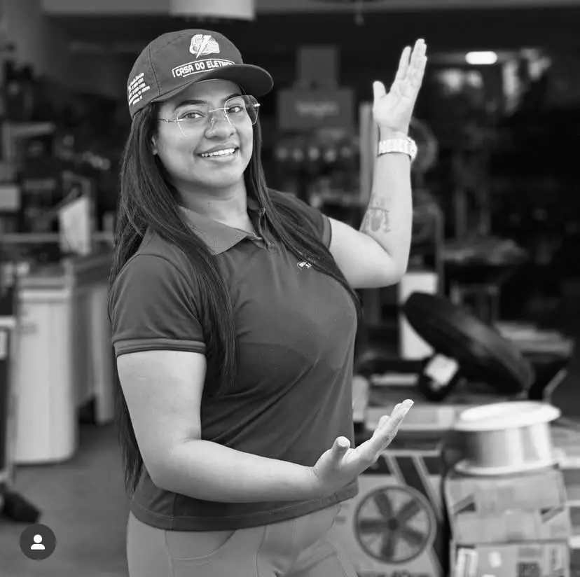 Grande comoção marca despedida da jovem Kaligia Gabriele neste domingo em Trindade