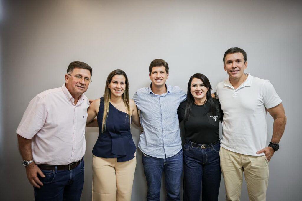 João Campos sela aliança entre Eliane Soares e grupo político de Itapetim