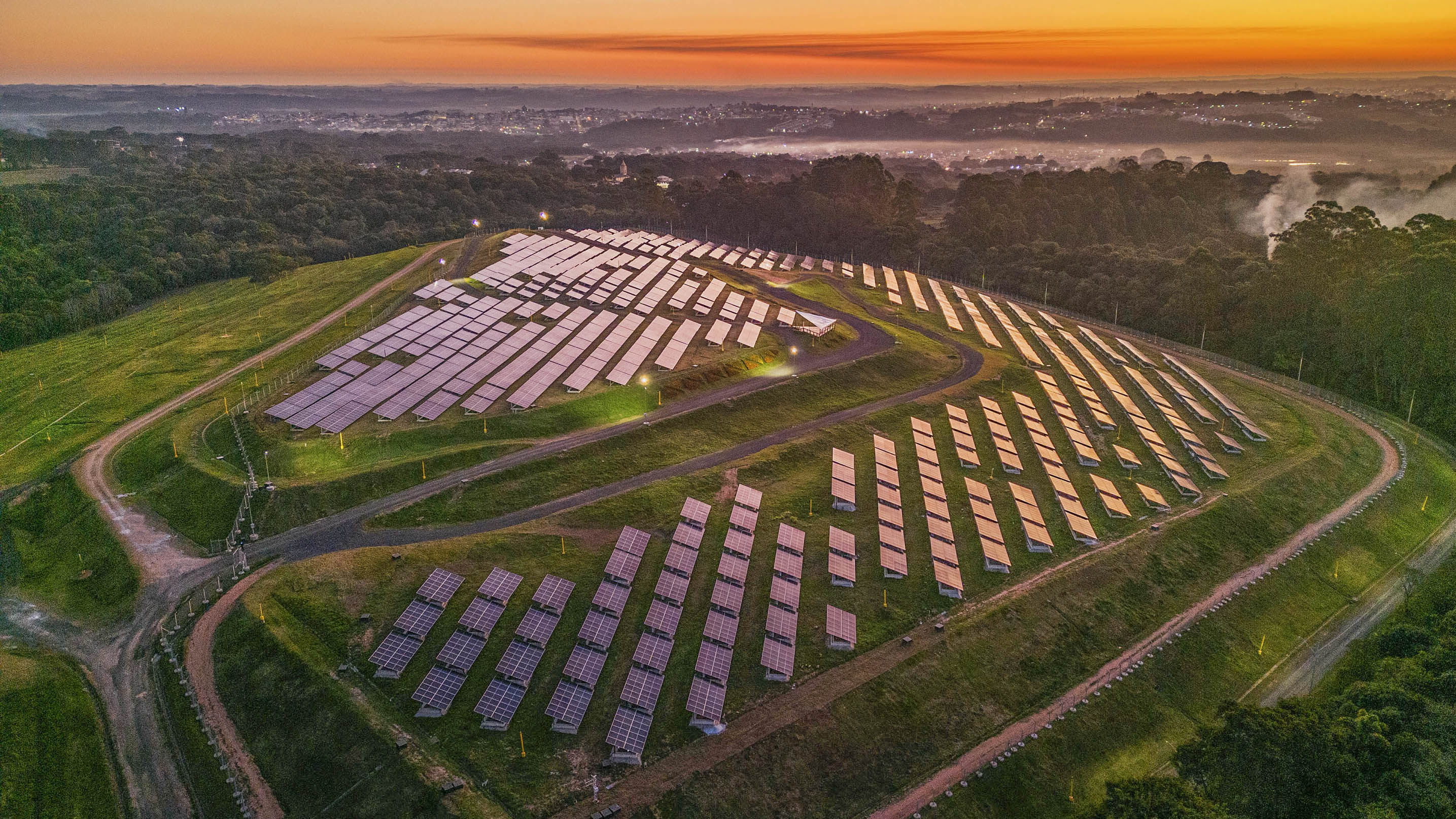 Pirâmide Solar de Curitiba bate recorde histórico de geração de energia em dezembro de 2025