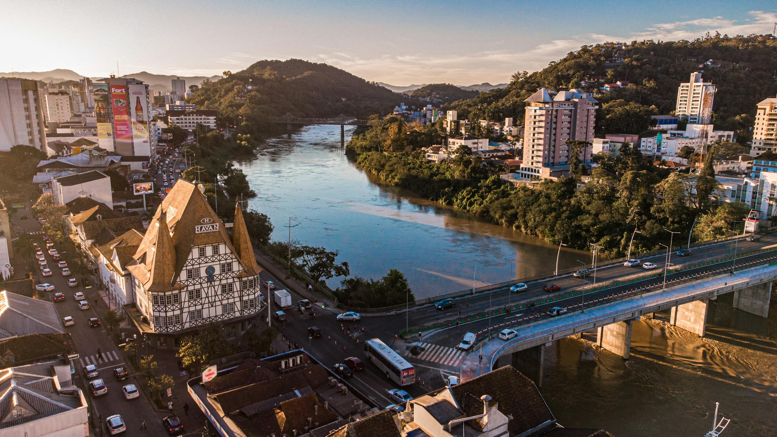 Gigante chinesa avança em Santa Catarina com nova fábrica para carros elétricos e energia solar