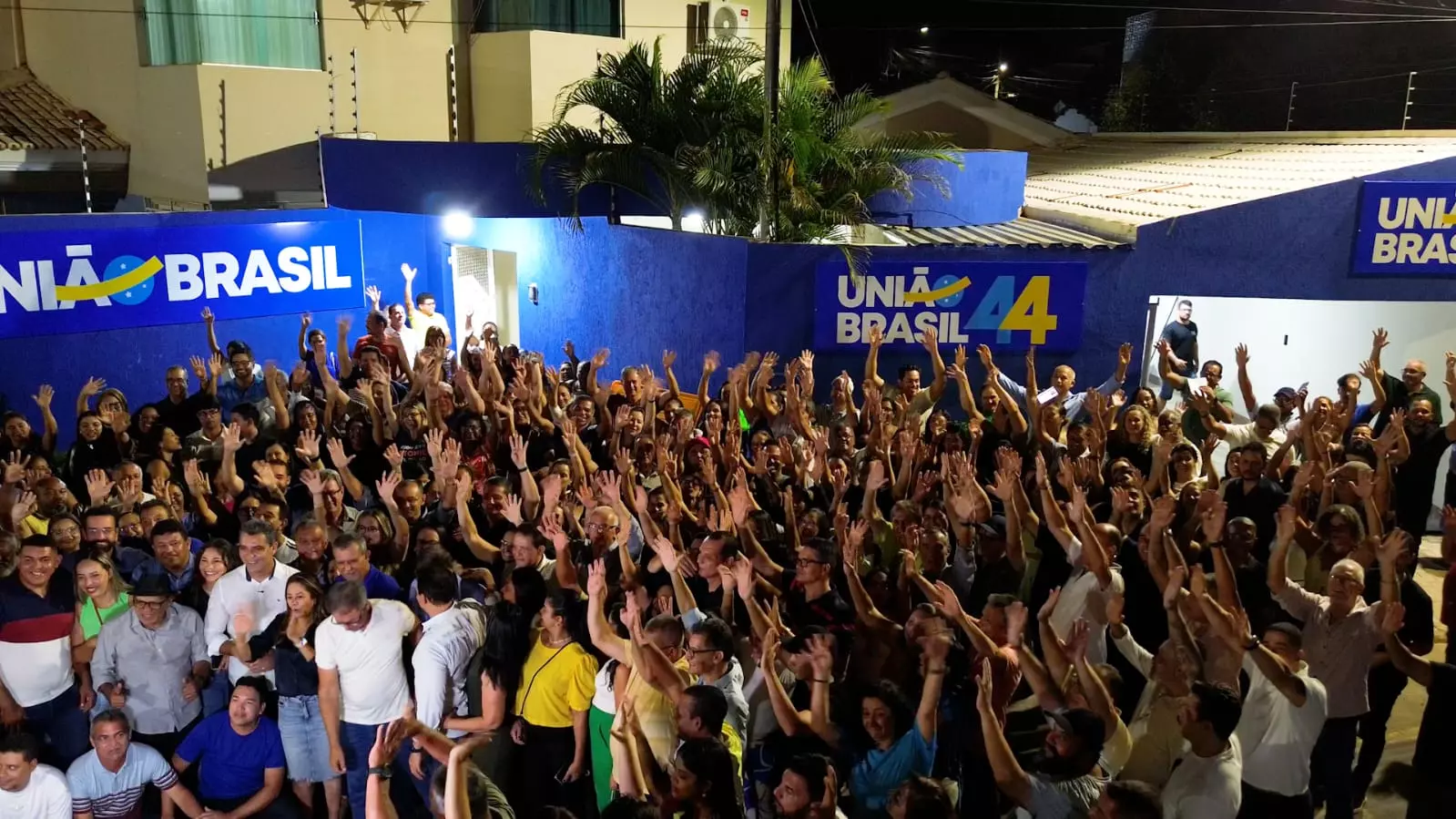 Centenas de pessoas comparecem à inauguração da nova sede do União Brasil em Barreiras