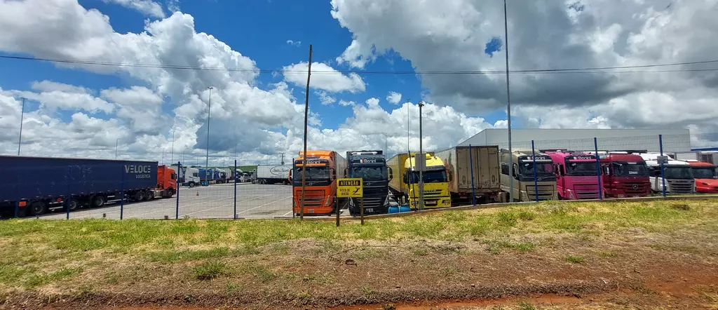 ADUANA: movimento oscila e números de novembro sao inferiores os de outubro