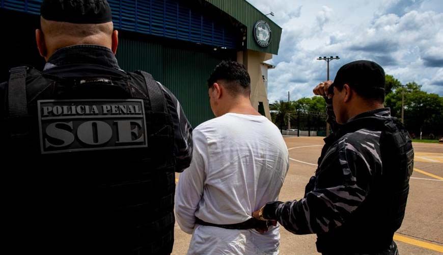 Acusado de matar sargento da PM é transferido para prisão de Cuiabá para responder pelo crime