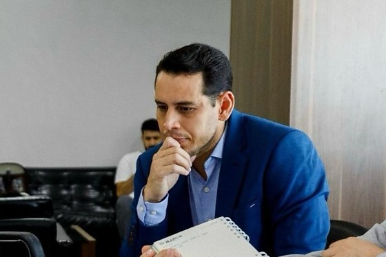 Secretário foi denunciado por assédio horas antes de pedir exoneração