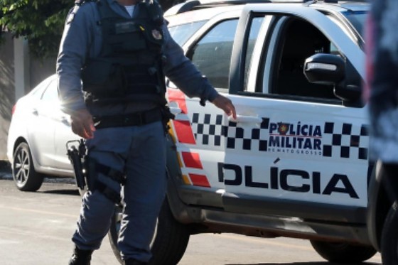 Homem é resgatado amarrado a árvore enquanto esperava sentença de facção em MT