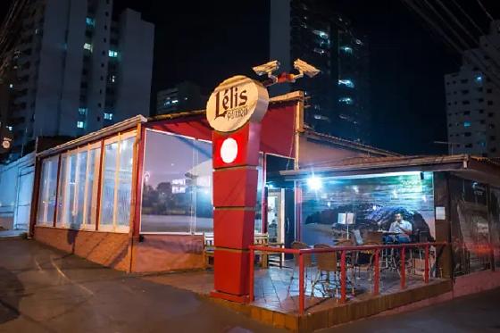 Dono de peixaria tradicional de Cuiabá é condenado por vender cachaça falsificada